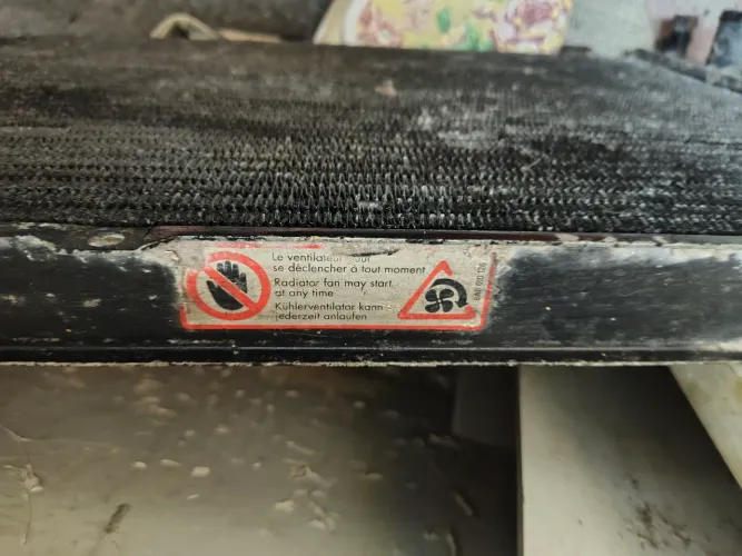VENDO RARO RADIADOR USADO. ORIGINAL DO AUDI 80 AUTOMÁTICO