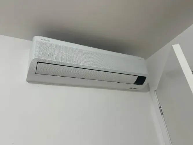 Ar-Condicionado Samsung WindFree Inverter 18.000 BTUs (Frio) - 220V