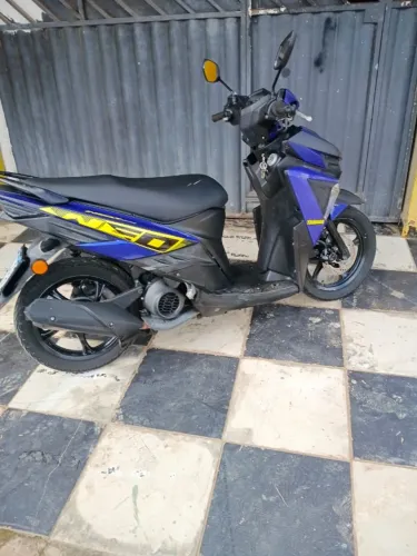 Vende um moto neo 125 semi nova