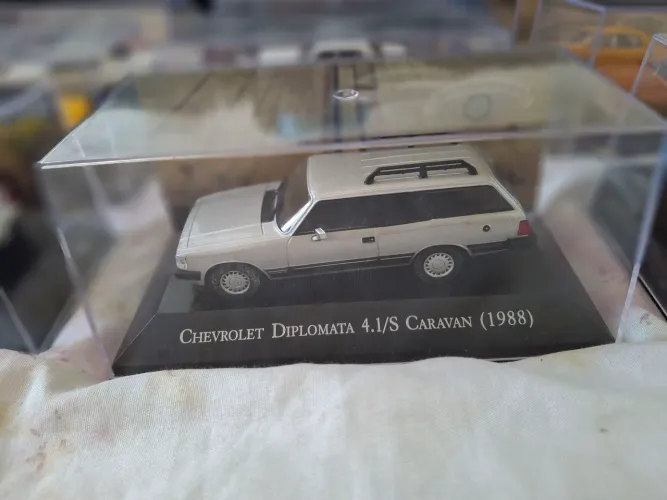 Miniatura Chevrolet Opala caravan diplomata 4.1s 1988