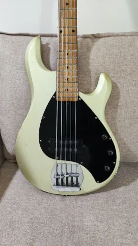 Baixo Olp musicman ativo 