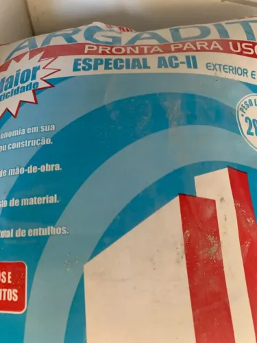 Vendo 6 saco de argamassa c2