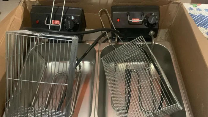 Fritadeira Elétrica Industrial 10 Litros - 2 Cubas (Cuba Dupla)