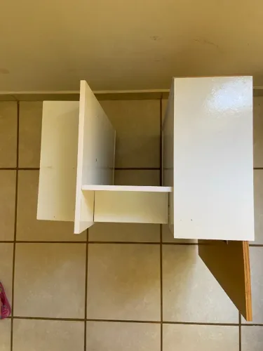 Armário para Banheiro com Rodinhas - Branco e Amadeirado