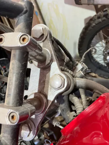 Mesa superior e inferior Suzuki 800 intruder
