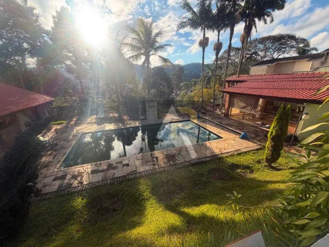 Casa com 4 dormitórios à venda, 666 m² por R$ 2.450.000,00 - Vila Suissa - Mogi das Cruzes