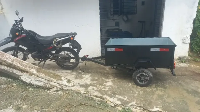 Vendo essa carretinha para moto. ZERO KM RECÉM FABRICADA