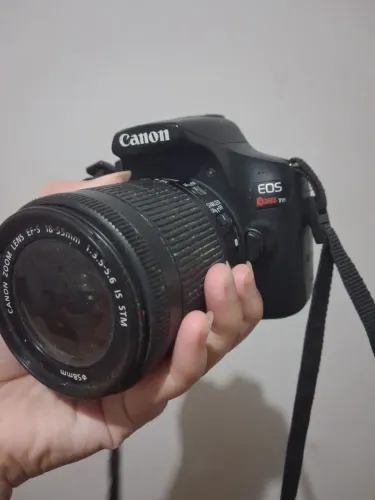 Canon EOS Rebel T6 
