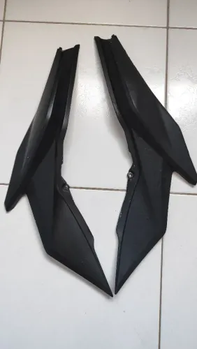 Carenagem lateral traseira CB twister 2017