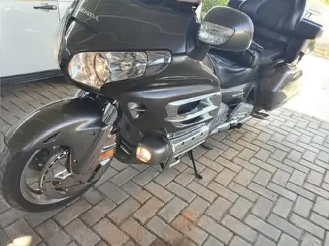 ? Honda Gold Wing GL1800 - 2010?