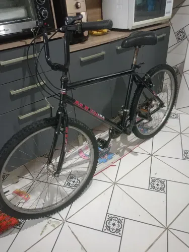 Bicicleta aro 26 em perfeito estado sou de Inhoaíba bairro Nova cidade