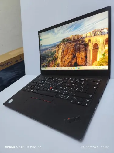 Notebook ThinkPad X1 Carbon Intel i7 16GB RAM 256GB NVNe FullHD teclado iluminado leve 1kg