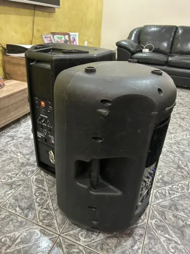 par de caixas de som profisional - JBL e Staner