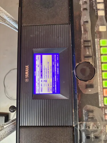 Teclado yamaha psr-S650