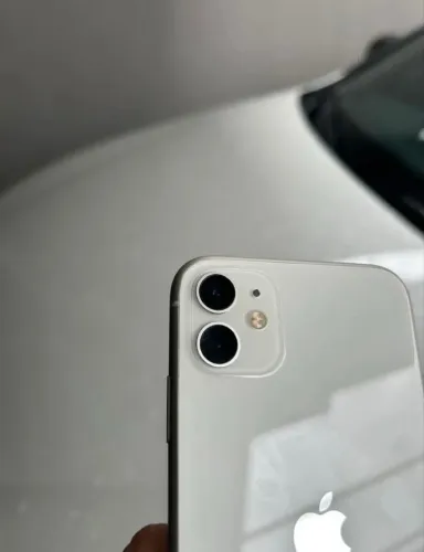 iPhone 11 64 GB 