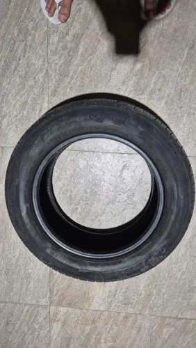 Vendo 2 pneus Dunlop 205/60R16