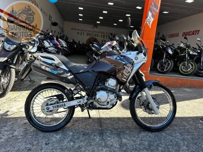 TENERÉ 250 TENERE 250 * APENAS 54.000 KM RODADOS * MARROM 2018/2019