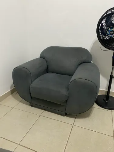 Poltrona cinza vintage 