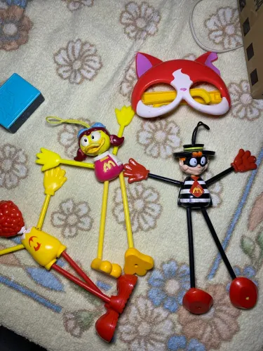 Brinquedos / brindes do Mc lanche feliz