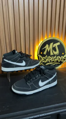 Nike dunk mid
