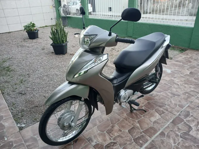 Biz 110i 2024 - Apenas 10.500 km rodados