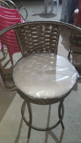 Banqueta de balcão estufada