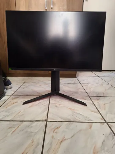Monitor LG 27GN65R-B 144Hz, 1080p, 27" usado