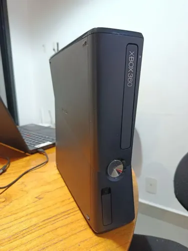 Xbox 360 Slim Desbloqueado RGH + HD Interno 250GB + 2 Controles Originais+ 5 Jogos
