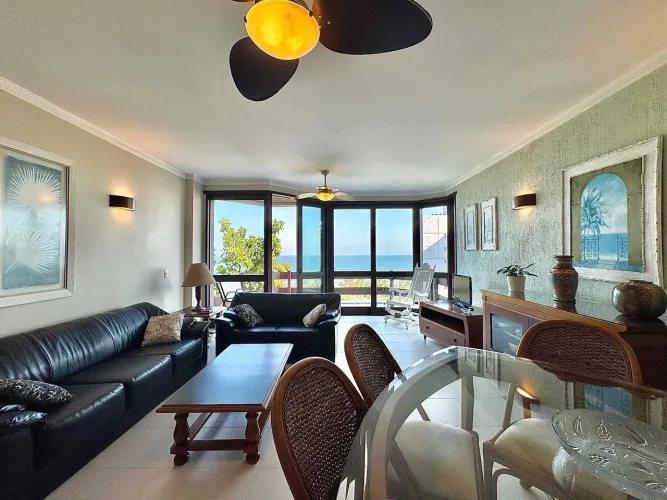 Casa triplex de alto padrão à venda em condomínio fechado enseada, Guarujá, | QVista Intel