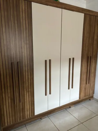 Guarda roupa de casal 