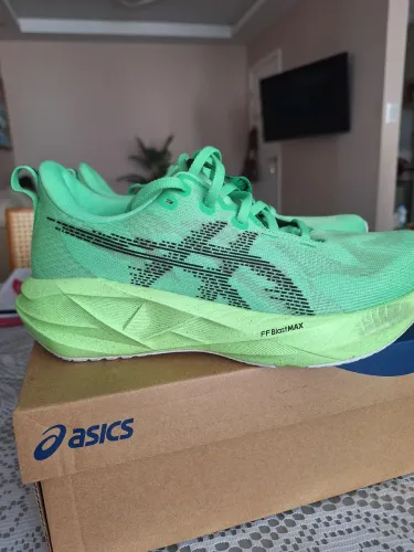 Tenis asics novablast 5