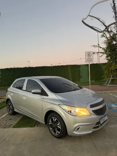 Chevrolet Onix JOY Hatch 1.0 8V Flex Mec. 4P 2018