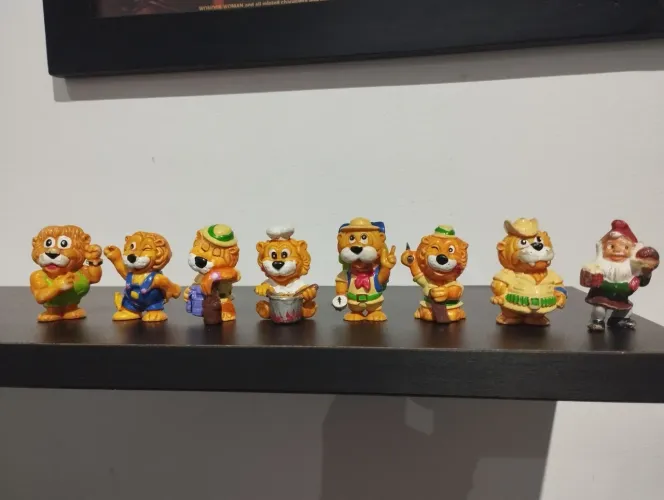 Coleção Kinder ovo antigos Léo venturas 