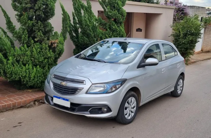 Chevrolet Onix Hatch LT 1.0 8V Flex Power Mec. 4P 2016
