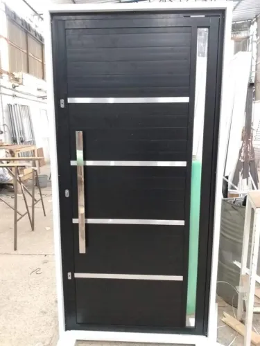 Porta Pivotante Preto Friso e Visor 2.10×80 | NOVA 1.650,00