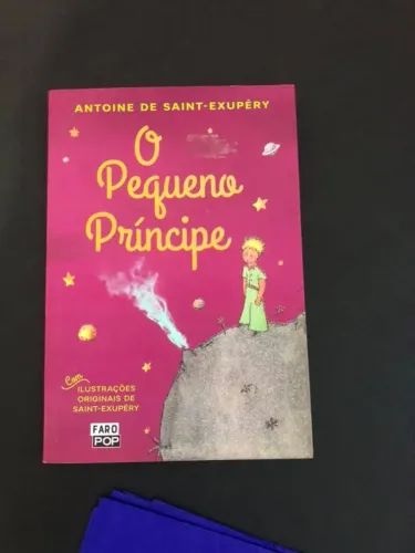 Livro o pequeno príncipe - capa rosa