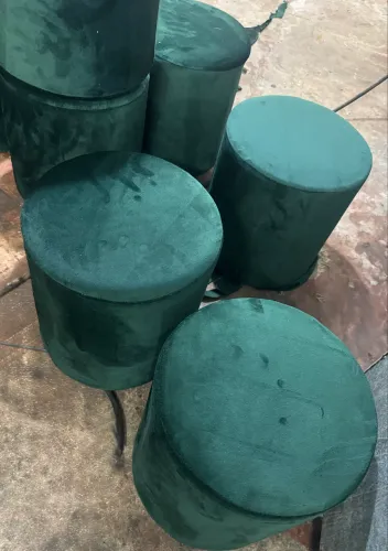 Puff redondo em tecido Verde