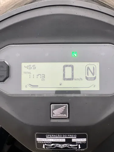 Biz 125 ES 2025 com apenas 11.000 Km Rodados
