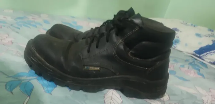 Doação bota 43