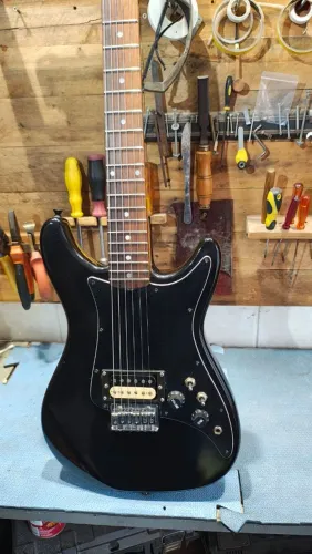 Guitarra Fender Lead 1