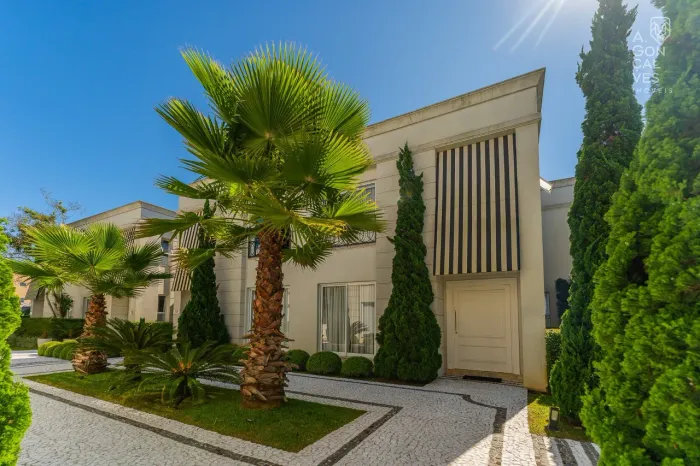 Casa no Condomínio Bertholdo Storrer, 03 Suítes, 03 Vagas, Vista Alegre, Quintal Privativo