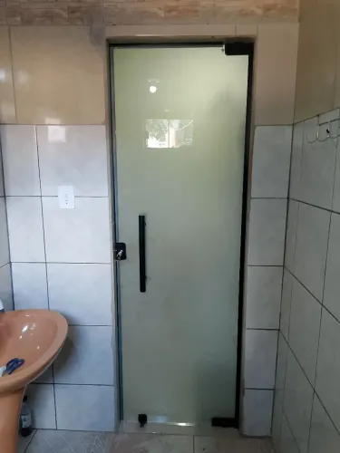 Portas de vidro e janelas