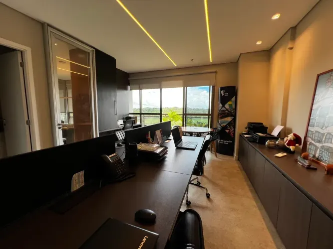 Sala Comercial à Venda no Iguatemi Business com 72,85 m² e 2 Vagas de Garagem