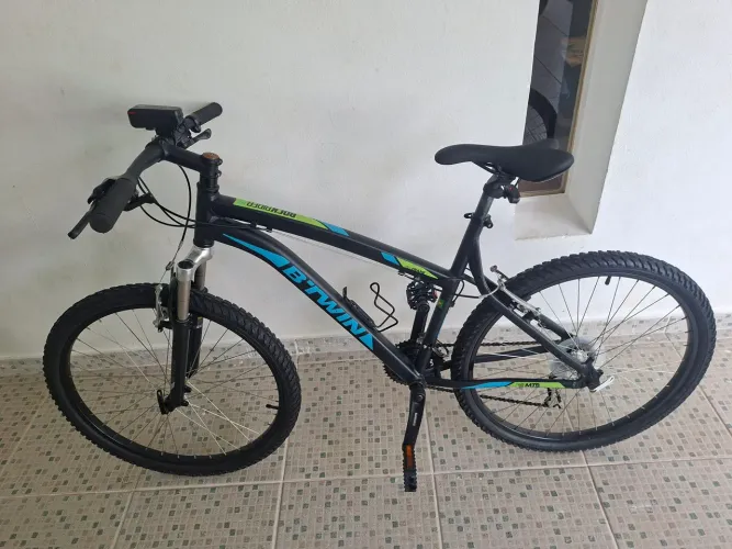 Bicicleta btwin aro 20. Pouco usada e com acessórios 