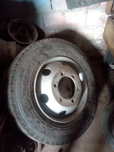 Pneu de caminhão 