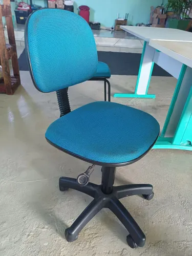 Vendo 2 cadeiras para escritório 