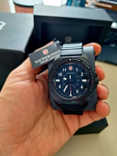 Relógio Victorinox Journey Preto - seminovo e completo