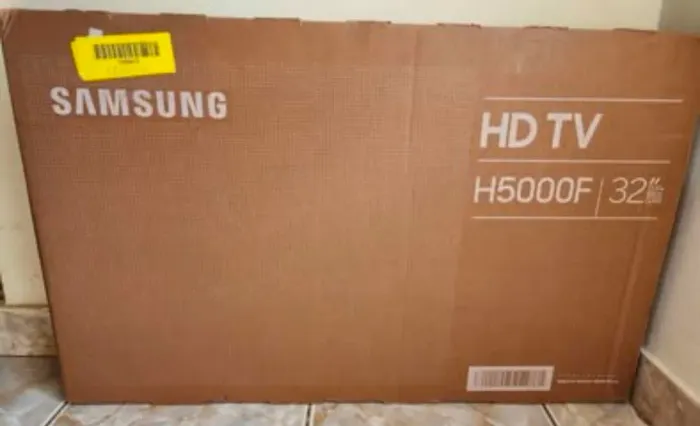 (LACRADA) Smart Tv H5000f Hd 32 Polegadas 2025 Preto Samsung Bivolt