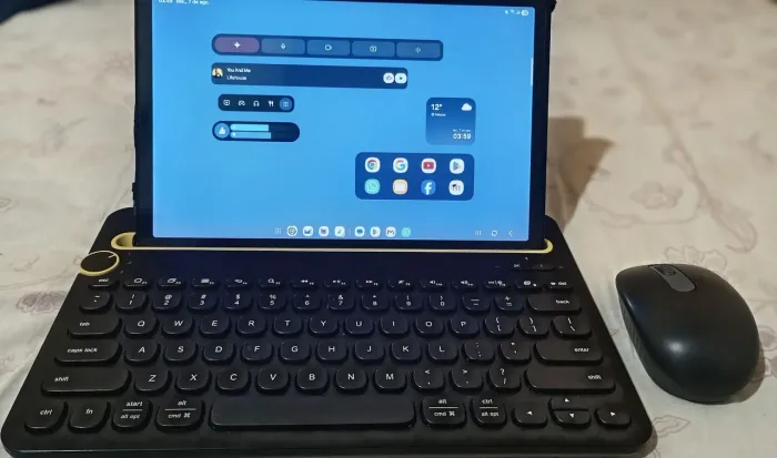 A9 + / Teclado e Mouse Logitech 