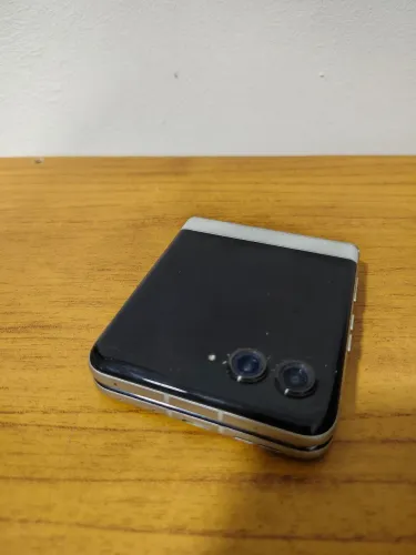 Celular Motorola Razs 60 - 256GB ( com defeito)